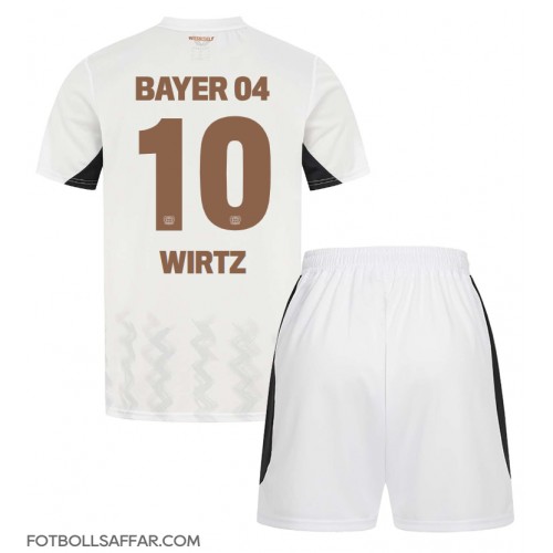 Bayer Leverkusen Florian Wirtz #10 Bortadräkt Barn 2024-25 Kortärmad (+ Korta byxor)